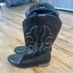 Girls cowgirl boots, worn once